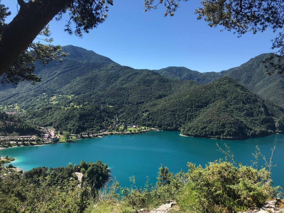 Albergo Mezzolago Buitenkant foto