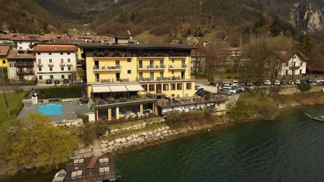 Albergo Mezzolago Buitenkant foto
