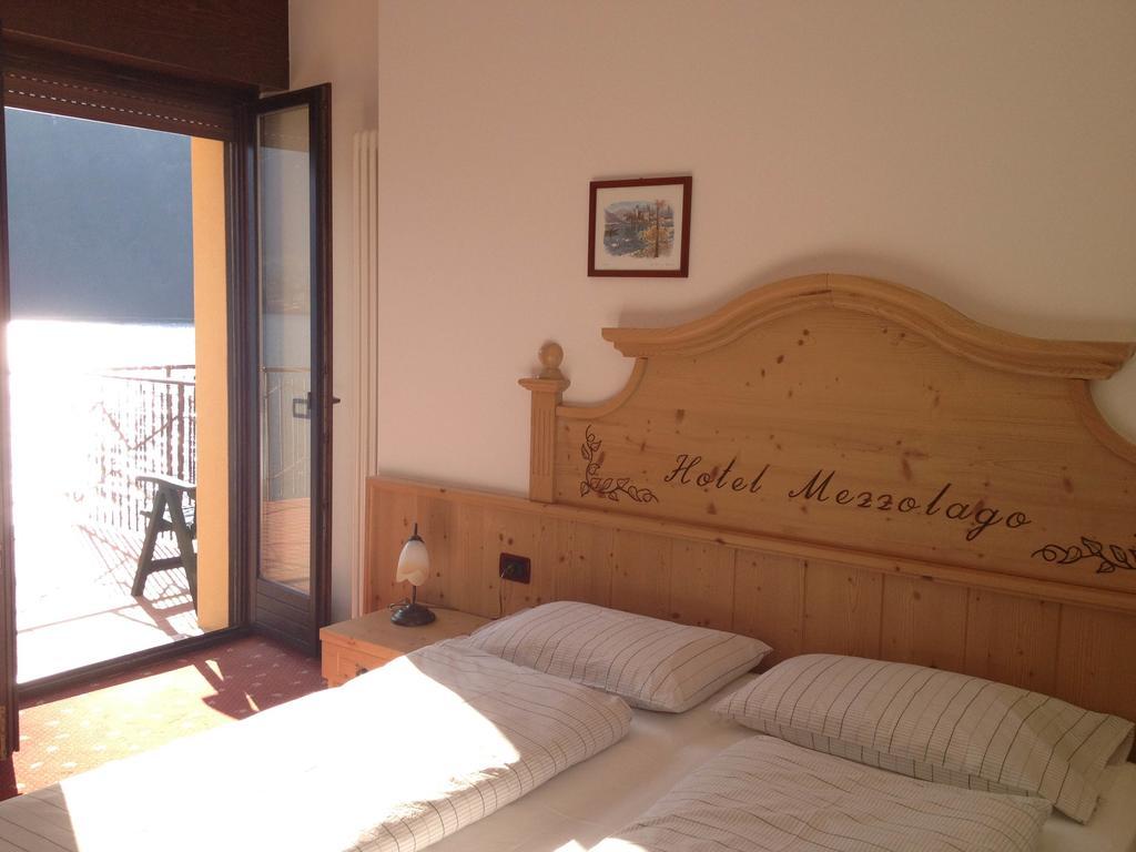 Albergo Mezzolago Buitenkant foto