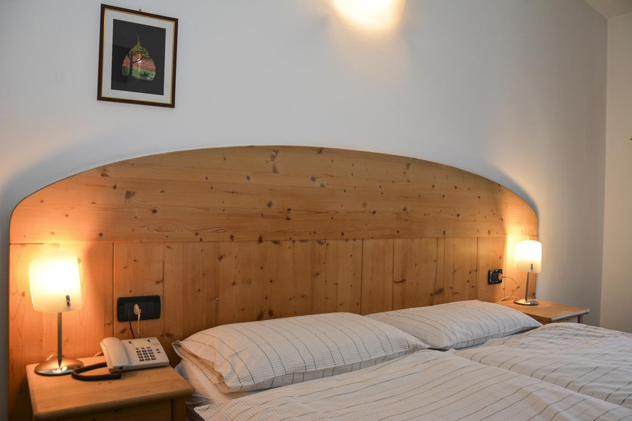Albergo Mezzolago Buitenkant foto